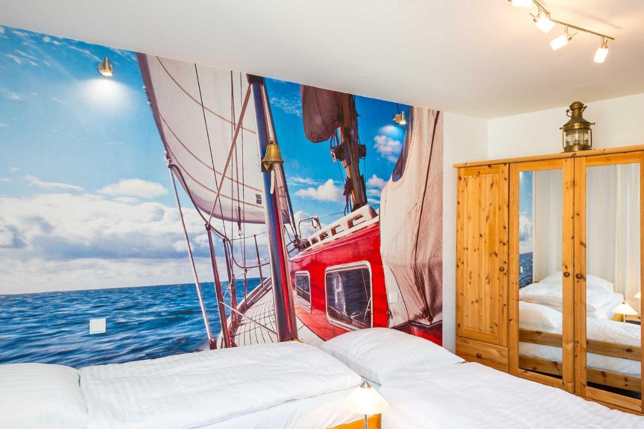 Traumfaengerloge -Hafenresidenz Appartement Waren  Buitenkant foto