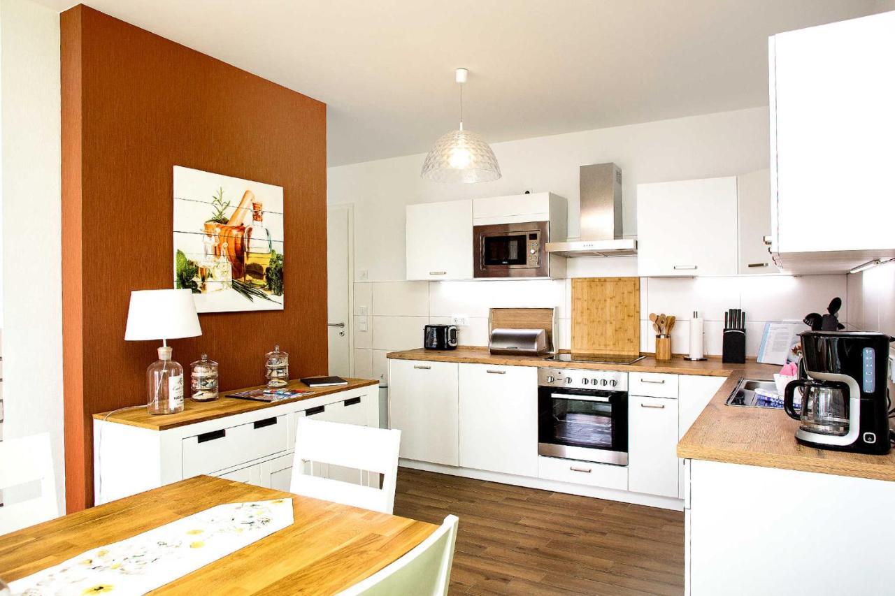 Traumfaengerloge -Hafenresidenz Appartement Waren  Buitenkant foto