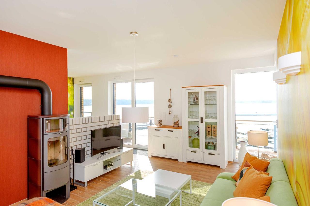 Traumfaengerloge -Hafenresidenz Appartement Waren  Buitenkant foto